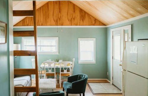 Grawn House | Brookside Cottages and Resort Wyandotte Cottage