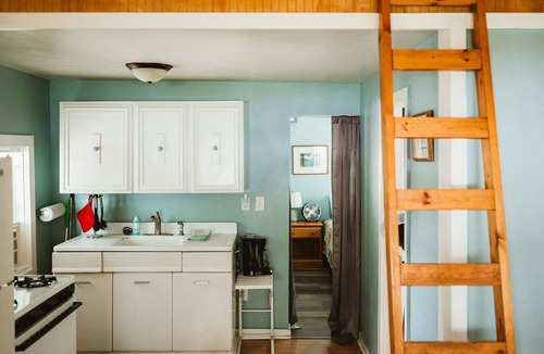 Grawn House | Brookside Cottages and Resort Wyandotte Cottage