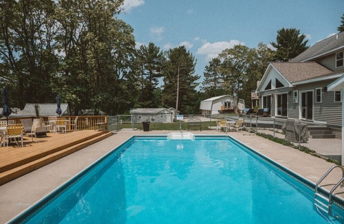 Grawn House | Brookside Cottages and Resort Grandview Cottage
