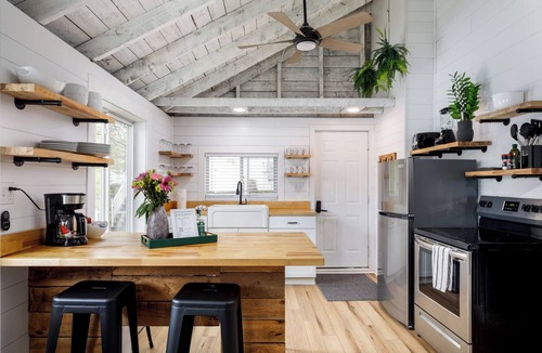 Lake Ann House | Bryan Lake Waterside Retreat