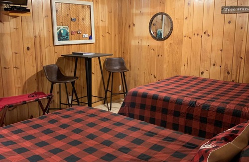 Wellston Hotel | Buck Stop at The Black Bear Inn Satellite, WiFi, Near River & Hiking Trails!