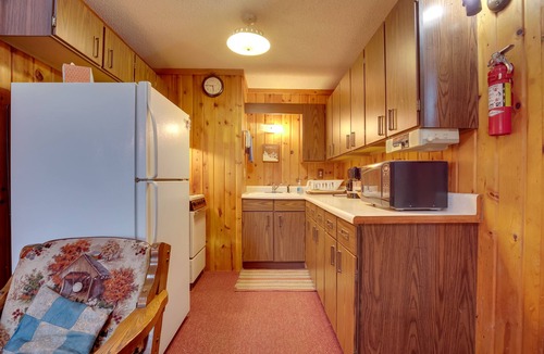 Stambaugh Cabin | 'Buckhorn' - Slopeside Iron River Cabin w/Sauna