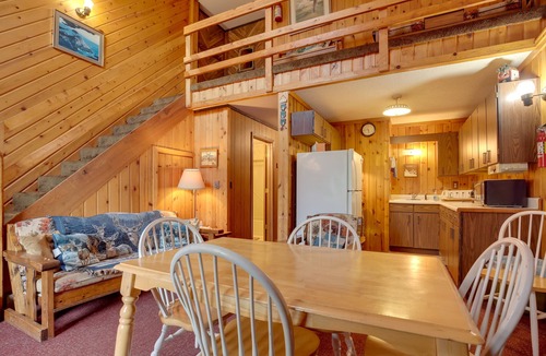 Stambaugh Cabin | 'Buckhorn' - Slopeside Iron River Cabin w/Sauna