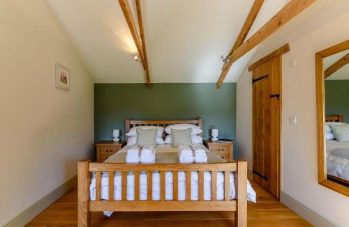 Dyrham House | Budding