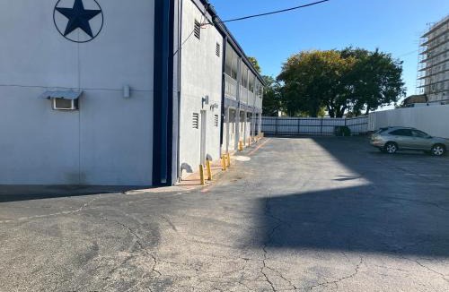 South Arlington Hotel | Budget Host Inn