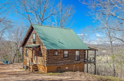 Compton Cabin | Buffalo River Basin Cabin- Secluded views make this an instant favorite