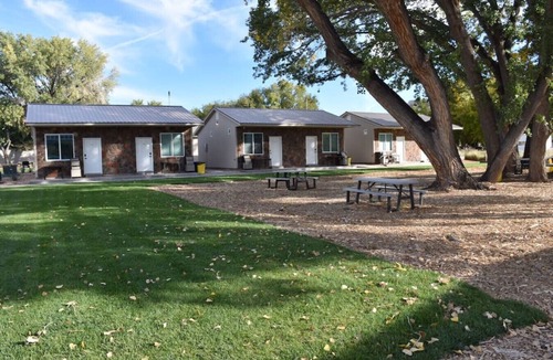 La Verkin Cabin | Bunkhouse 5A Under Cottonwood Trees