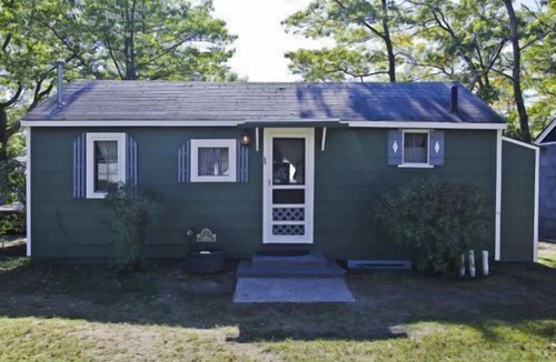 Carp Lake Cabin | Cabin #1 - Cedar Village by RedAwning