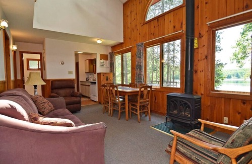 Iron River Cabin | Cabin #12 - Three Bedroom with Loft (4th bedroom)