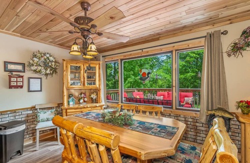 Phelps Cabin | Cabin #12 Thunder Bay Resort