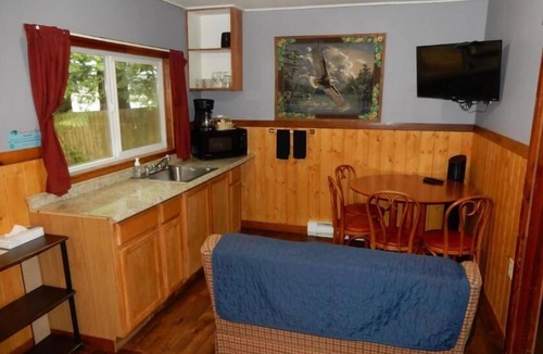 Silver Lake Cabin | Cabin 2 Bedrooms - Room 8 - A non - smoking room with two queen sized beds.