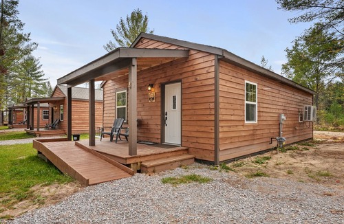 Briley Cabin | Cabin # 4 at Northern Comfort HANDICAP FRIENDLY UNIT