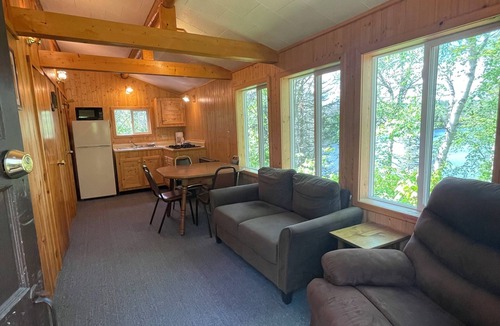 Ely Cabin | Cabin 7 "Bayside" 2 BR, 4 pp, lakefront with dock, access to boats!
