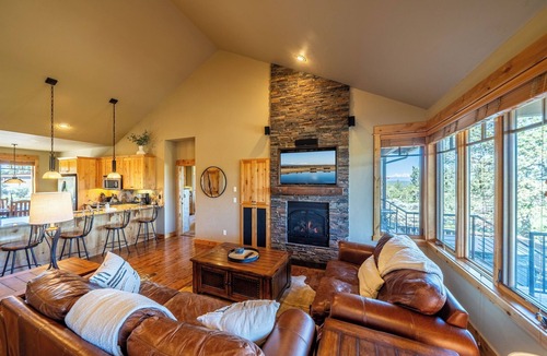 Powell Butte Cabin | Cabin 75 Brasada Ranch + Hot Tub and Golf