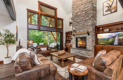 Cle Elum House | Cabin at the Crest