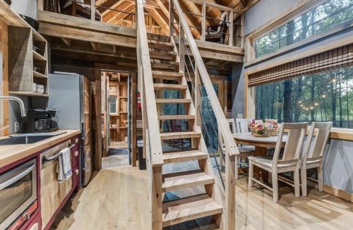 Van Zandt County House | Cabin on Seven Acres with a Pond