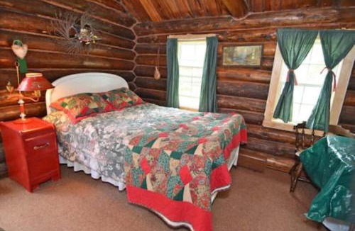 Winter House | Cabin With Private Beach