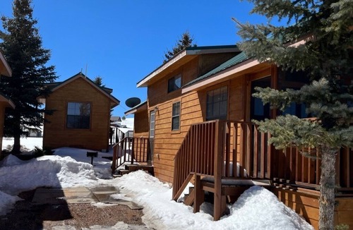 Mammoth Creek Cabin | Cabins by Panguitch Lake: Where Rustic Charm Meets Amazing Fishing!