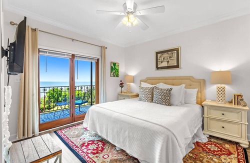 Fairhope Apartment | Camellia at Jubilee Suites Bed & Breakfast. 2K/2B.
