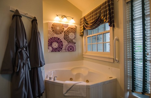 Market District Bed & Breakfast | Campbell House Inn