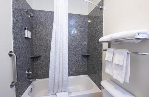 New Iberia Hotel | Candlewood Suites New Iberia by IHG
