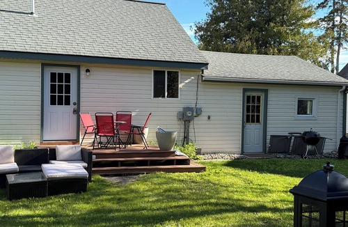 St. Ignace Township House | Captain's Mackinac Lookout Lake Huron