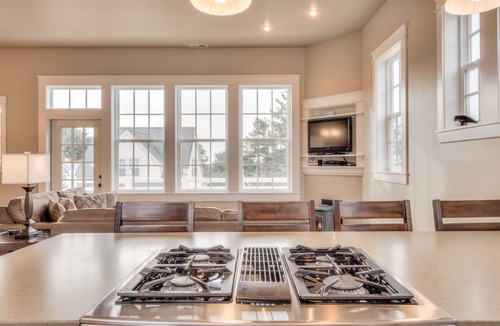 Roads End House | Carabel -Spacious/Beautiful New Hm w/Ocean Vws, Hot Tub Located in Roads End.