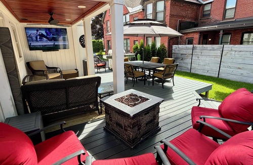 Saratoga Springs House | Caroline Street! 7BR/5.5BA HUGE!