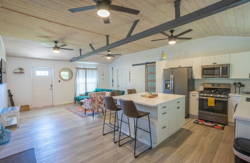 Sands House | CASA COCO BY THE CANAL!