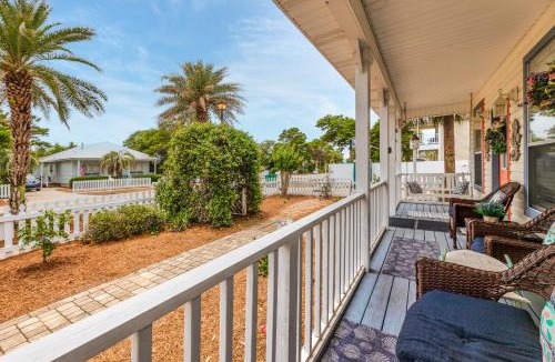 Crystal Beach House | Castaway Cottage