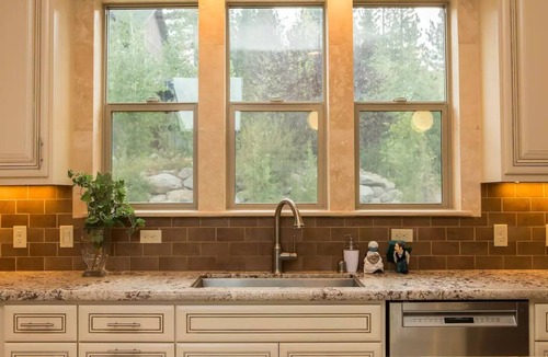 Mountain View Estates House | Castle-Cabin a Custom Vacation Home - Brand New.