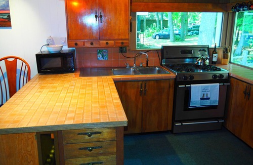 Honor House | Cavalier Cottage - PRIVATE WATERFRONT COTTAGE W/HUGE DOCK AND 4 KAYAKS!