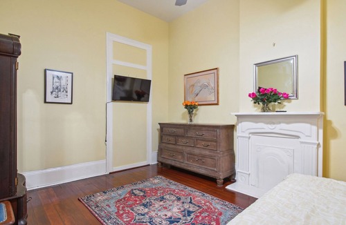 Treme Bed & Breakfast | Caydance's Guesthouse Suite at Penelope B&B/Treme French Qtrs