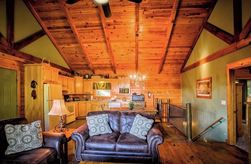 Garfield Cabin | Cedar Bluff Lake View Log Cabin