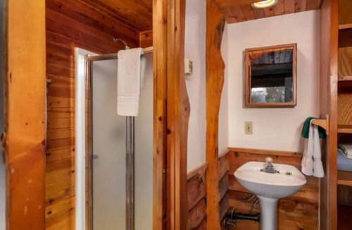Stevenson Cabin | Cedar Cabin at Wilder and. Pine Riverside Cabins