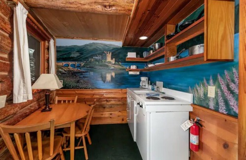 Stevenson Cabin | Cedar Cabin at Wilder and. Pine Riverside Cabins