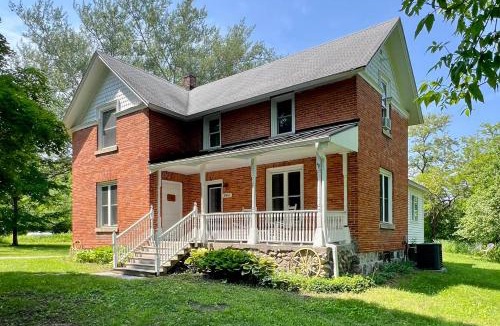 East Jordan House | ‘Cedar Creek Guesthouse’ 3 Mi to Lake Charlevoix