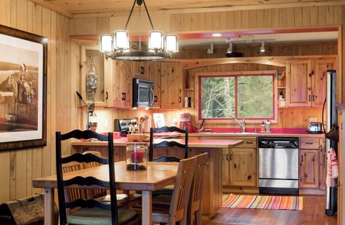 Madeline Island Cabin | Cedar Lodge on Madeline Island