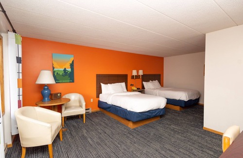 Trowbridge Park Hotel | Cedar Motor Inn