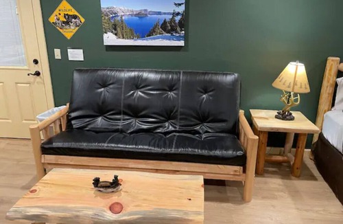 Grants Pass House | Cedar Mountain - Suite B