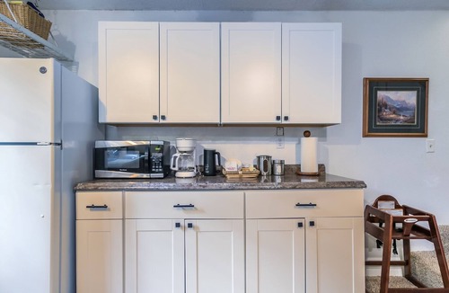 Paradise Estates Cabin | Cedar-sided cabin, RV parking, Kids & Pet friendly