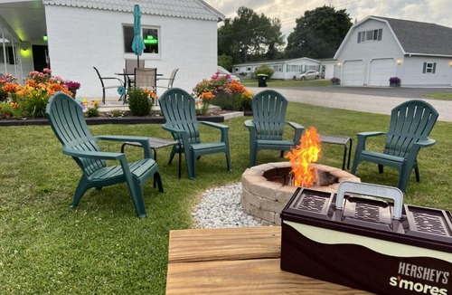 St Ignace Hotel | Cedars Motel