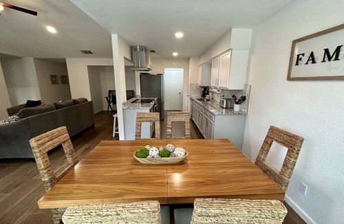 Euless House | Central, Familial, w/GAME Room, FIRE Pit, KING Bed ★ 4.6 mi from DFW Airport+