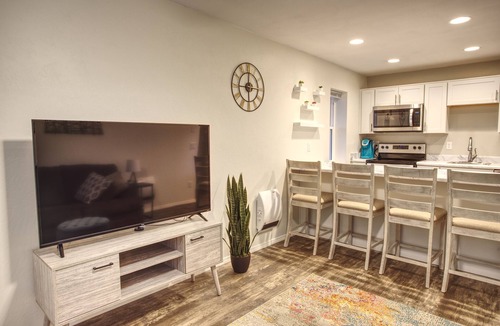 Switzer Mesa House | Central FLG,1BR-1BA, Private Entrance, close to downtown, Easy to Snowbowl, NAU