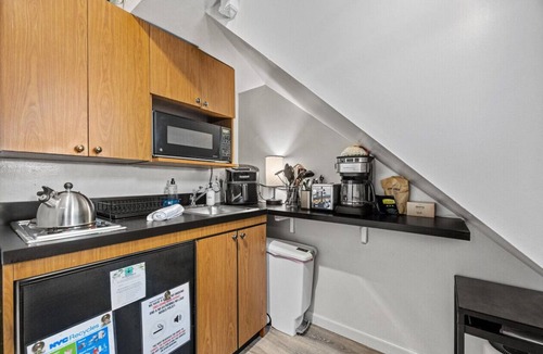 Hell's Kitchen Apartment | Central Location Studio, Walk to Times Square