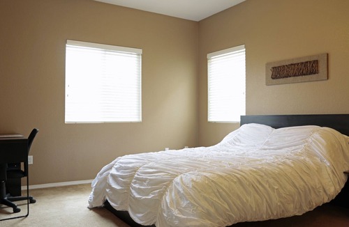 Vista Del Norte Alliance Condo | Centrally Located Modern Condo with luxury Steam Shower