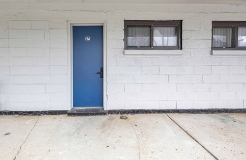 Riverview Apartment | Charming Private Room in Browntown for 2, Detroit