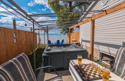 Cap-Saint-Ignace Ski Chalet | Chalet 4 pers · Vue sur le fleuve · Spa · #10
