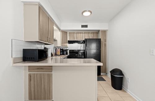 Royal Oak Apartment | Charming 1BR Upper-Flat Unit in Royal Oak