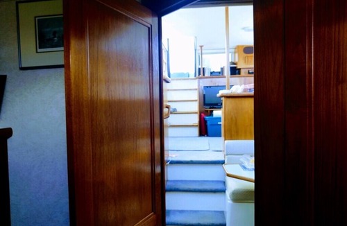 Riverside Boat Rental | Charming 2-bed 41’ boat on tranquil St. Louis River marina, Duluth w/AC, WiFi
